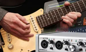 Gitarre aufnehmen PC: Hände spielen Gitarre, daneben ein Audio-Interface und eine DAW-Oberfläche.