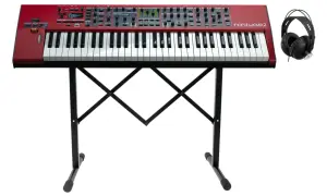 Rotes Nord Wave 2 Keyboard auf einem schwarzen Ständer, daneben Kopfhörer.