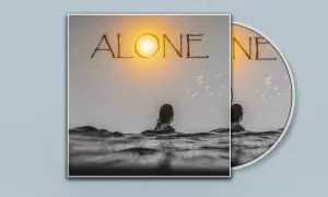 CD-Cover mit dem Titel "ALONE". Eine Person blickt über das Wasser, Vögel fliegen am Himmel.