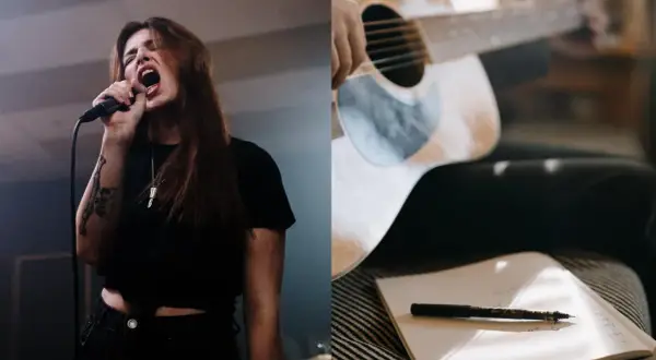 Eine Sängerin singt leidenschaftlich ins Mikrofon, während daneben eine Gitarre und ein Notizbuch liegen. Die Künstlerin ist eine Singer-Songwriterin.