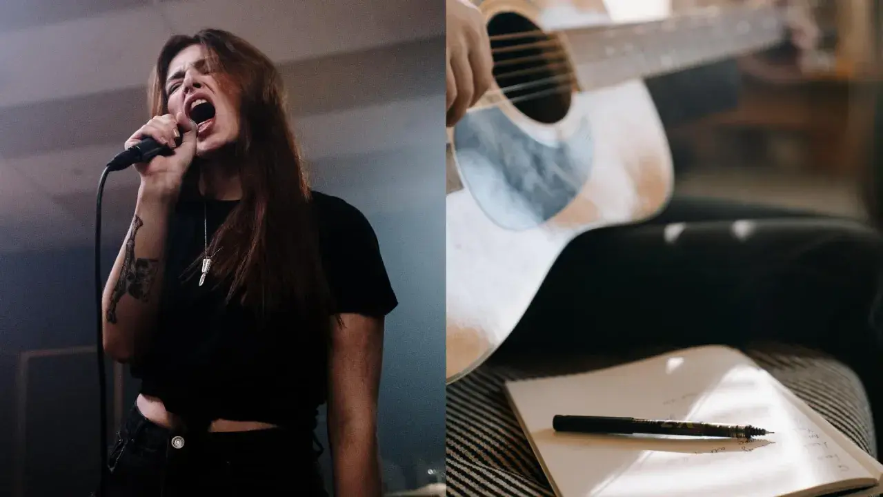 Eine Sängerin singt leidenschaftlich ins Mikrofon, während daneben eine Gitarre und ein Notizbuch liegen. Die Künstlerin ist eine Singer-Songwriterin.