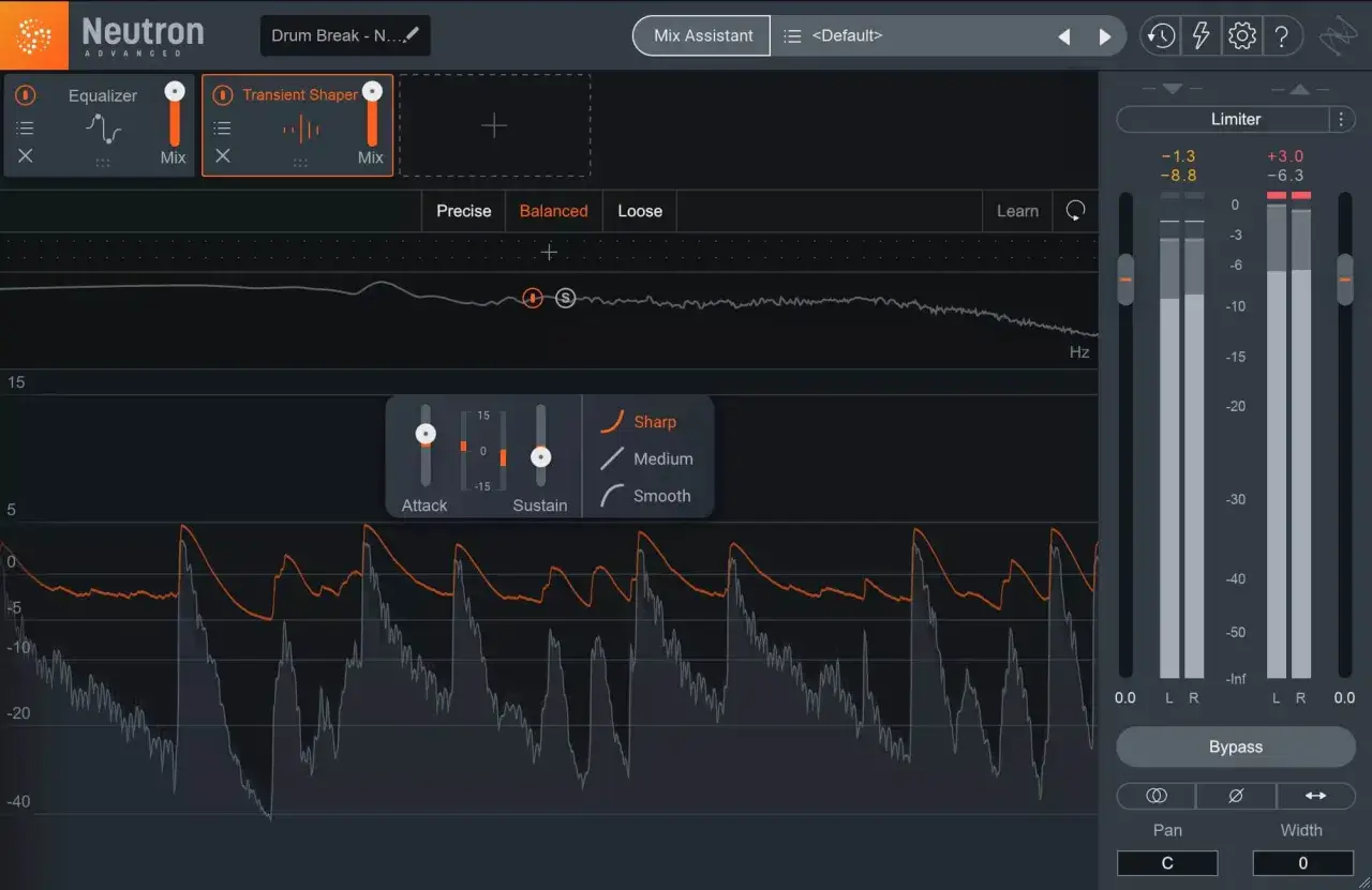 Neutron Advanced mit Transient Shaper, der Attack und Sustain für Drums anpasst. Limiter-Pegel sichtbar.