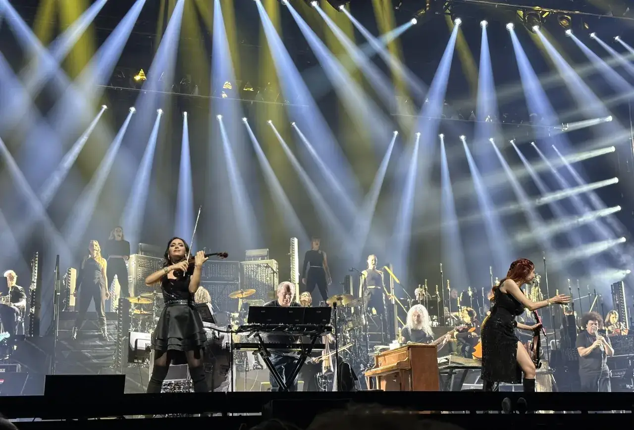 Konzertb&uuml;hne mit Orchester und Solisten, die die beste Filmmusik von Hans Zimmer spielen.